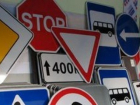 Интересные дорожные знаки в защиту пешеходов и велосипедистов появились в Молдове