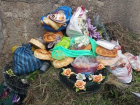 У кладбища в селе Ларга обнаружили выброшенные дары за упокой