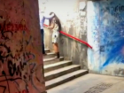 Избиение возлюбленной ревнивым мужчиной из-за "отметины" в столичном подземном переходе сняли на видео