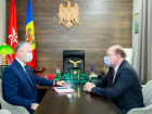 Додон поговорил с послом Васнецовым о Спутник V
