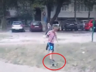"Так вырастают маньяки": вороной играли в футбол дети в Кишиневе