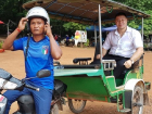 «Глаза выскакивают»: молдавского политика ужаснула поездка на удивительном камбоджийском транспорте 