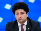 Скандал вокруг тендера: Семья депутата PAS получила миллионы на предвыборные концерты в ЕС