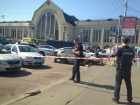 На железнодорожном вокзале в Киеве расстреляли трех человек