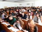 Счастливый шанс отправиться на учебу в Россию получат свыше 500 юношей и девушек из Молдовы