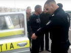 Драку пьяного тракториста с полицейскими в Чимишлии сняли на видео 