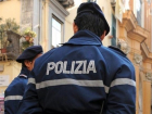 Гражданин Молдовы жестоко избил мешавшего ему итальянского полицейского 