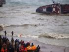 Водолазы эвакуировали экипаж танкера, потерпевшего бедствие в районе одесского пляжа «Дельфин»