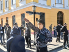 Грандиозное побоище устроили одесские сторонники и противники Саакашвили и попали на видео 