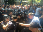 Массовая драка между разъяренными националистами и митингующими в Одессе попала на видео