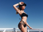 Крошечный купальник обнажил татуировку на бедре сексуальной модели Валерии Лунгу 
