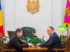 Игорь Додон провел встречу с послом Молдовы в России