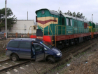 Авария в Приднестровье: локомотив протянул легковушку около 50 метров