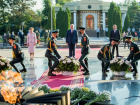 Руководство Молдовы возложило цветы к Вечному огню