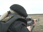 Засекреченная блондинка-снайпер в Молдове попала на видео