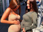 Беременная секс-бомба Ксения Дели «безумно классно» померилась животами с «Анджелиной Джоли»