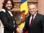 «Не отдал Молдову «дракулам» из Евросоюза»: Филипп Киркоров назвал Игоря Додона «Политиком года»