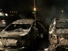 Масштабный пожар на парковке в Вулканештах уничтожил восемь автомобилей 