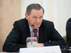 Решения политического характера принимают правительство и парламент, но никак не судьи КС, - Муравский