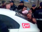 Опубликовано видео жесткого задержания матерившихся фанатов «Зари» в Ниспоренах