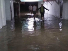 Ударивший по Кишиневу ливень затопил подземную парковку и автомобили на улицах