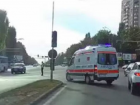 Регулировщик не пропустил машину Скорой помощи на перекрестке в Кишиневе