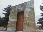 В Яловенском районе забросили и разрушили мемориал ВОВ