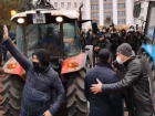 Тракторо-майданщики штурмуют лестницу к парламенту