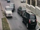Неудачный выезд водителя с парковки в центре Кишинева спровоцировал ДТП