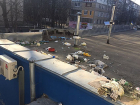 Отвратительную мусорку на крыше маркета в Кишиневе устроили ленивые хамы с верхних этажей 