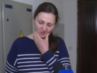 На Чеканах судебные приставы выставили из квартиры многодетную мать, женщина в полном отчаянии