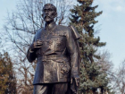 Памятник королю Фердинанду I  сделали румыны для его установки в Кишиневе