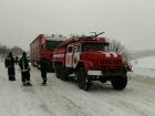 Автомобиль скорой помощи с тяжелобольным ребенком застрял в снегу в Унгенах