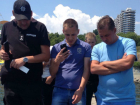 Необычная гибель: мертвого мужчину с сумкой камней на нем обнаружили на пляже в Одессе