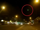 Стремительный полет неопознанного объекта над ночной столицей попал на видео 