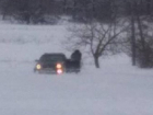 Спешивший к беременной жене водитель устроил штурм снежных заносов в Шолданештском районе