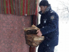Полицейские Гагаузии позаботились об одиноких стариках в снегопад и метель