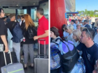 Хаос в аэропорту: людям пришлось стоять на жаре из-за особой процедуры проверки