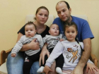 Молдаванка с тремя маленькими детьми не может перевезти из Чехии тело мужа