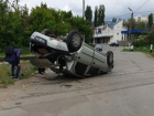 Ещё две аварии произошли в столице, в одном случае машина перевернулась на крышу после столкновения с поездом!