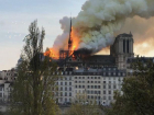 В Париже сгорел Нотр-Дам-де-Пари
