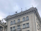 Кишинёвский «серийный самоубийца» вновь пытался спрыгнуть с крыши того же здания, что и два дня назад 