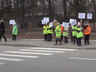В Бельцах школьники устроили протест против пьянства за рулем, рассказывая стихи