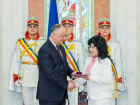 Президент наградил достойных жителей Молдовы