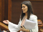 Алина Зотя похвасталась в парламенте роскошной сумкой от Валентино по "сумасшедшей" цене