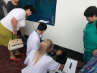 Протестующая в аэропорту Кишинева мать высланного в Турцию сотрудника лицея Orizont упала в обморок
