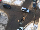 "Упал метеорит": в центре столицы появилась огромная яма на дороге