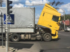 Сломавшийся многотонный грузовик надолго затруднил движение в центре Кишинева