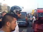 Цыгане напали на служившего в Косово полицейского-мотоциклиста и попали на видео