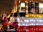 Парад рождественских трамваев с колядками и подарками прошел в Одессе